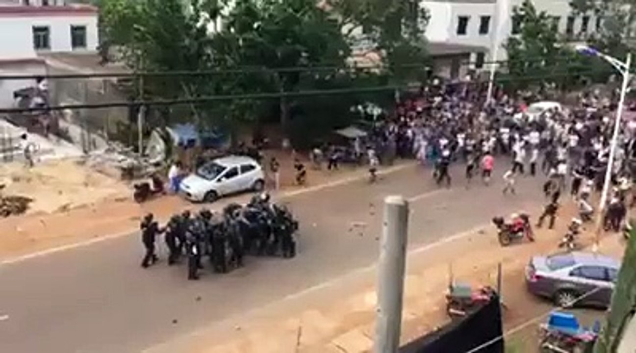 El Pueblo unido, jamás será vencido