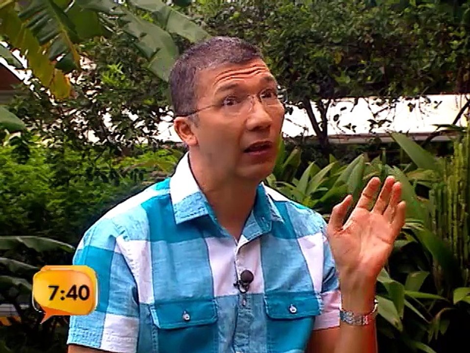 Una técnica le permite blanquear sus dientes con luz azul