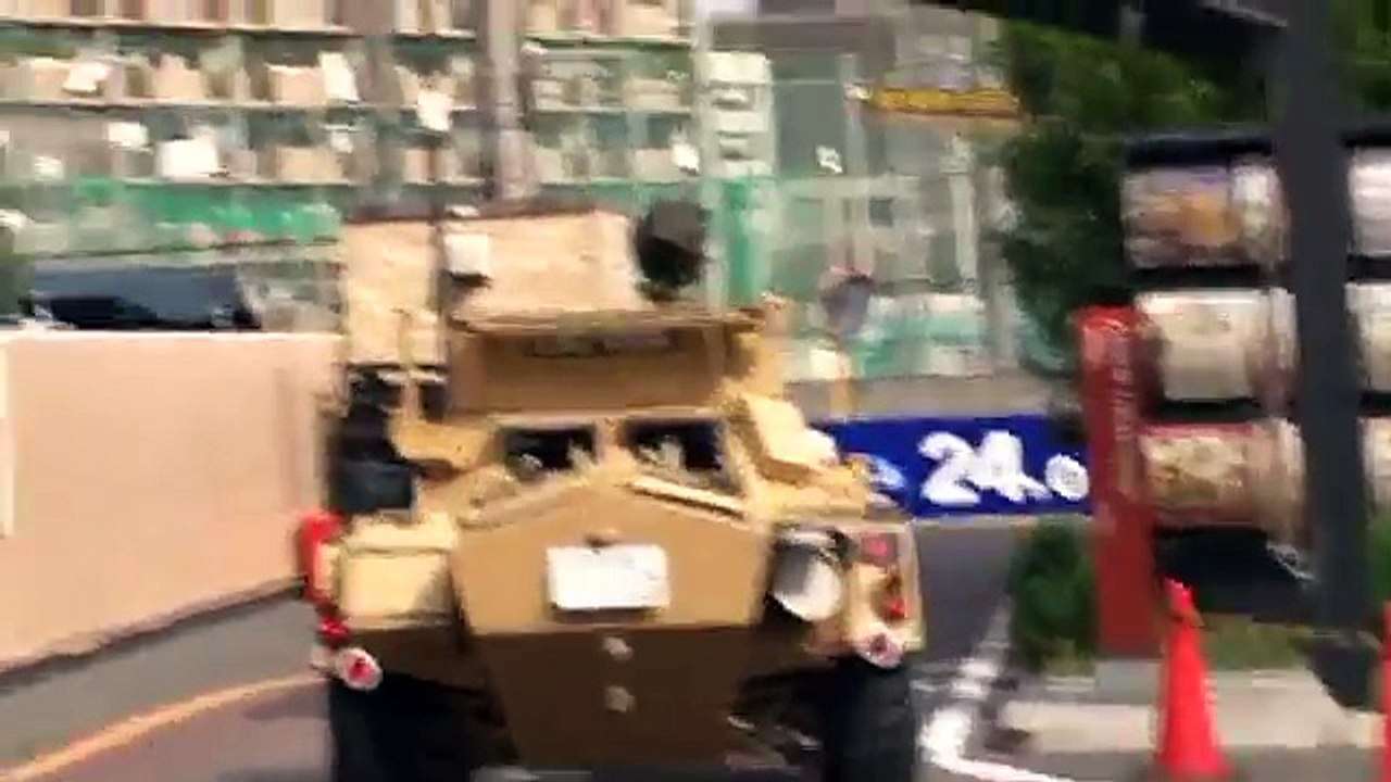 Tank in the city　（装甲車　公道）