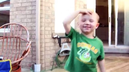 Funny Boy Dancing to Michael Jackson