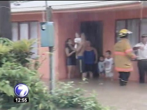 Ríos se desbordan y vuelven a inundar algunos sectores de Pococí