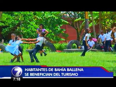 En Bahía Ballena los pescadores dejaron las redes para dedicarse al turismo