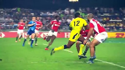 Walker Blitzes Defense To Score Epic Try