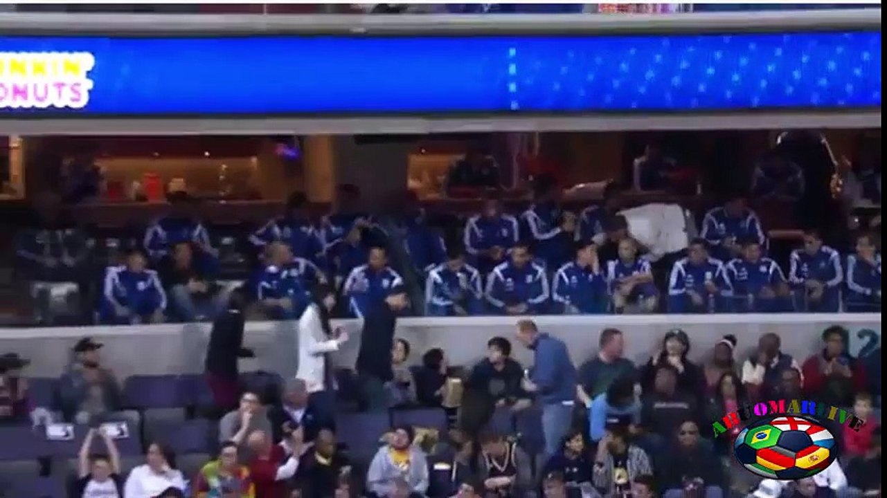 ليونيل ميسي يسرق الأضواء في ملاعب كرة السلة في امريكا بالفيديو messi