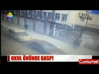 Hem kameraya hem de polise yakalandı