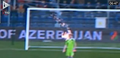 Monténégro vs Russie   Gardien blessé par fumigène, match interrompu ! 28 03