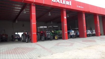 Adana Saat 03.12'de Oto Galeriye 35 Kurşun