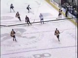 Hockey - Magnifique reprise de volée de Magnus Paajarv