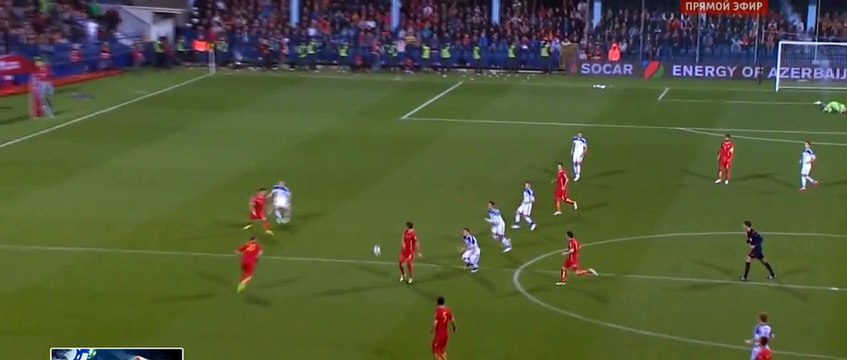 Igor Akinfeev touché par un fumigène (Monténégro - Russie)