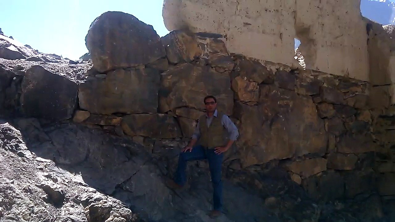 sir shafi at kharpochu fort