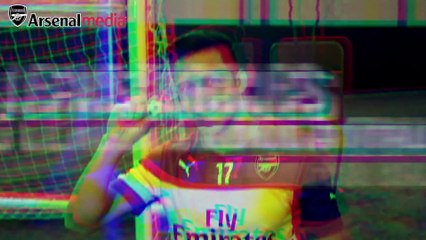 Alexis Sanchez jongle avec un pamplemousse, de l'ail et une grenouille