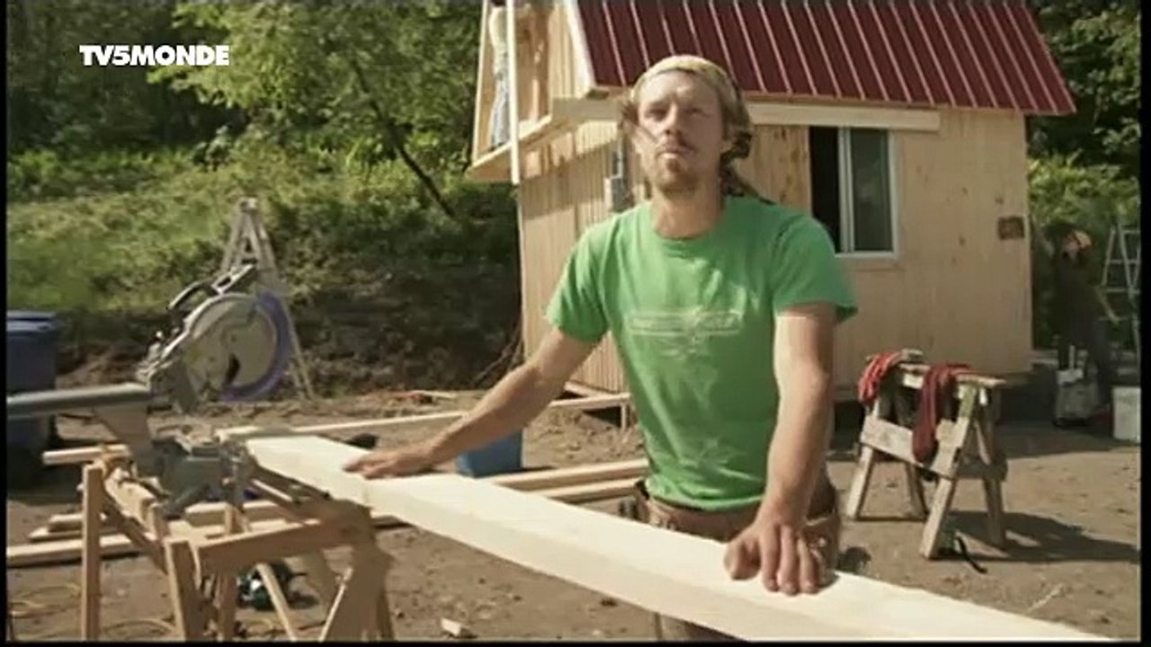 URBANIA - LE QUÉBEC EN 12 LIEUX Eco-Hameau de l'Anse-Saint-Jean mon lama contre tes betteraves_TV5 Monde_2012_12_09_02_00
