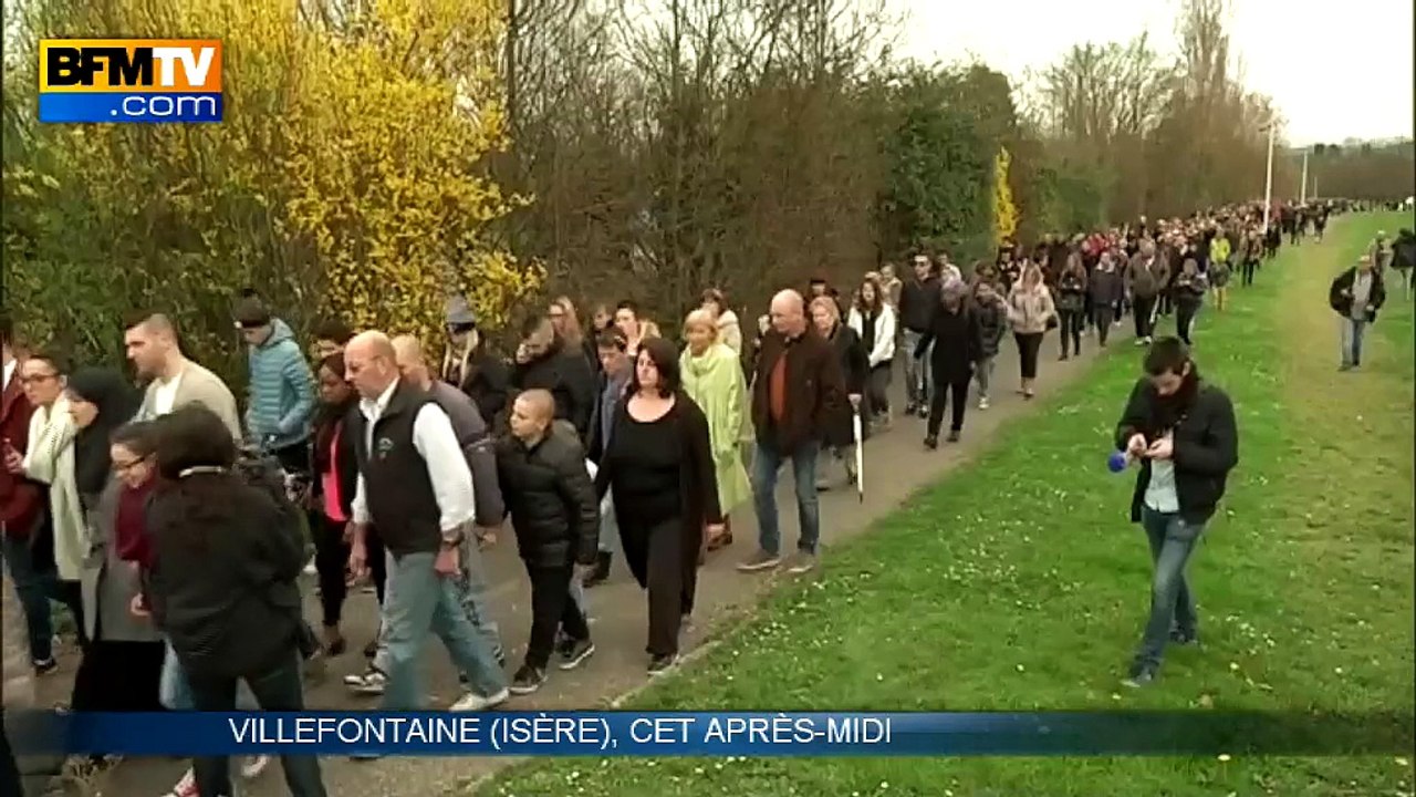 Vive émotion lors d'une marche silencieuse aprè...