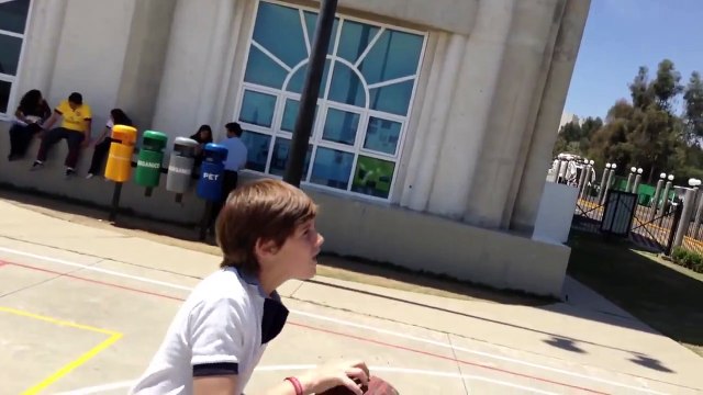 Long spanish and english video of funny basketball moves