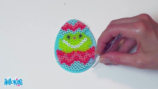 Oeufs de Pâques en perles à repasser