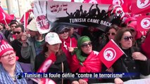 Tunisie: la foule défile 