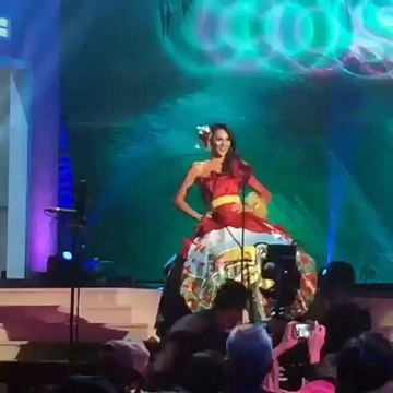 Karina Ramos lució segura en su traje típico en la preliminar del Miss Universo