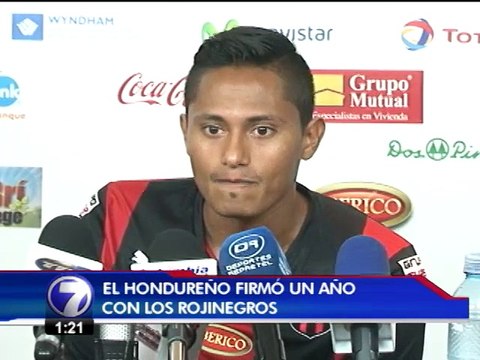 Alajuelense presentó a su nuevo refuerzo y gerente deportivo