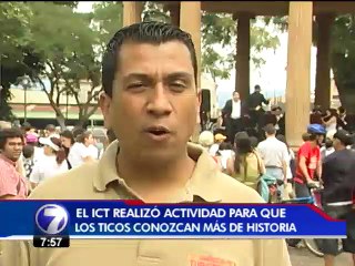 Cientos de costarricenses recorrieron los rincones históricos de la capital para conocer sus secretos