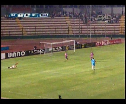 Universitario de Deportes: Germán Alemanno se perdió gol sin arquero (VIDEO)