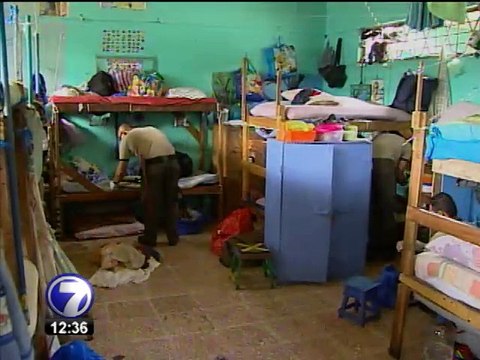 Requisa en cárcel la Reforma logra el decomiso de armas, celulares y drogas