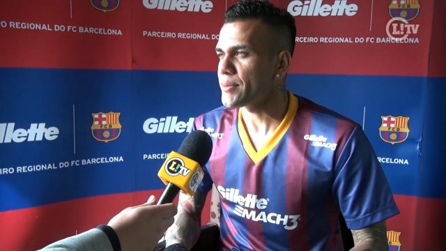 Daniel Alves fala sobre amor por Barcelona e dá dicas de turismo