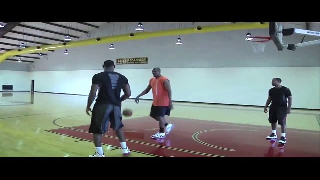 Hakeem Olajuwon Teaches LeBron James Post Moves HD