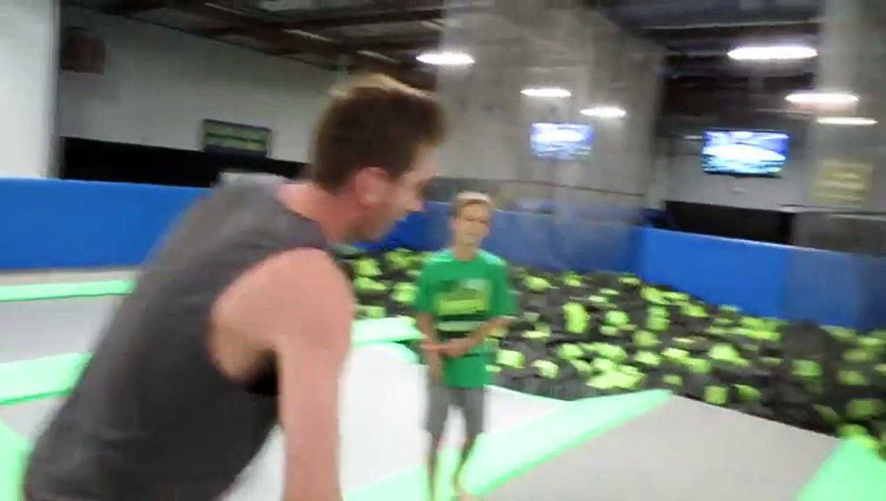 AWESOME TRAMPOLINE TRICKS!!