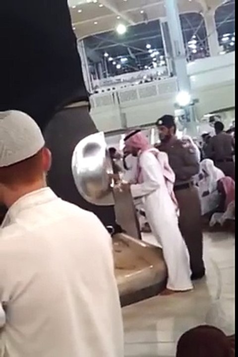 SubhanAllah Perfuming the Hajar Al-Aswad (Black Stone) at Masjid Al-Haram, Makkah.