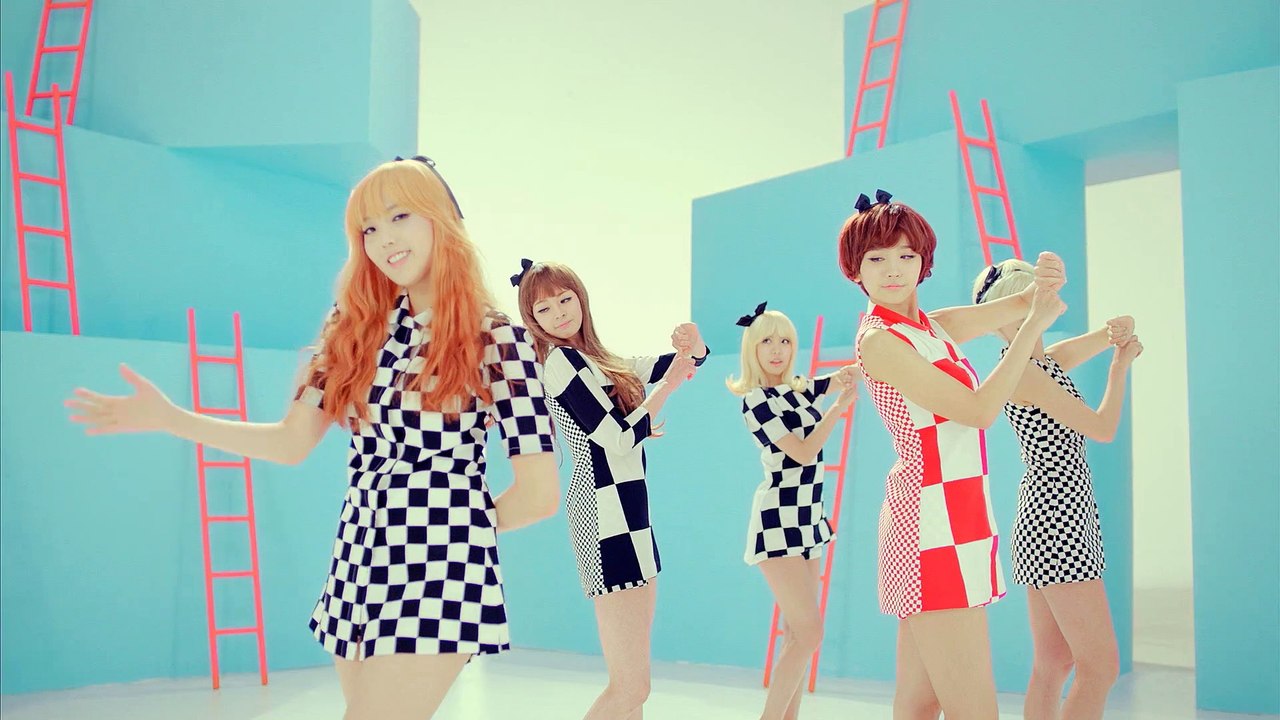 HELLOVENUS : Do you want some tea?