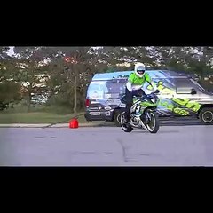 heavy bike stunt