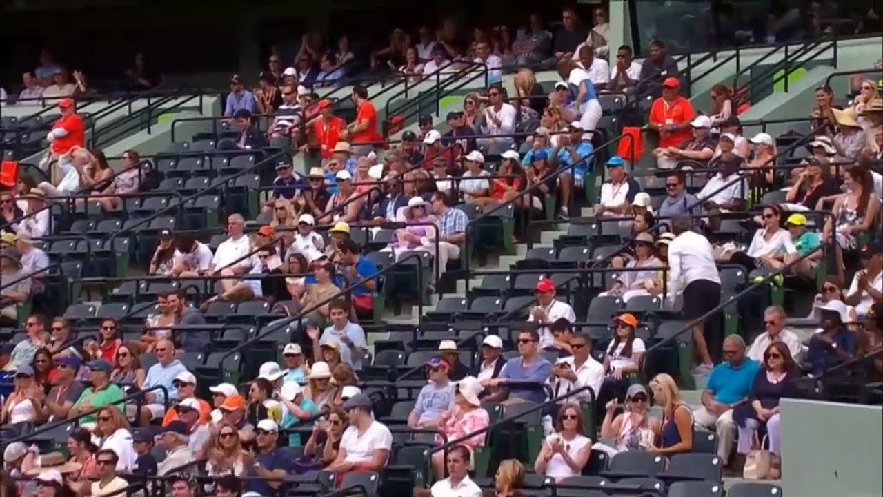 Miami: Serena ohne Mühe, Wozniacki kämpft