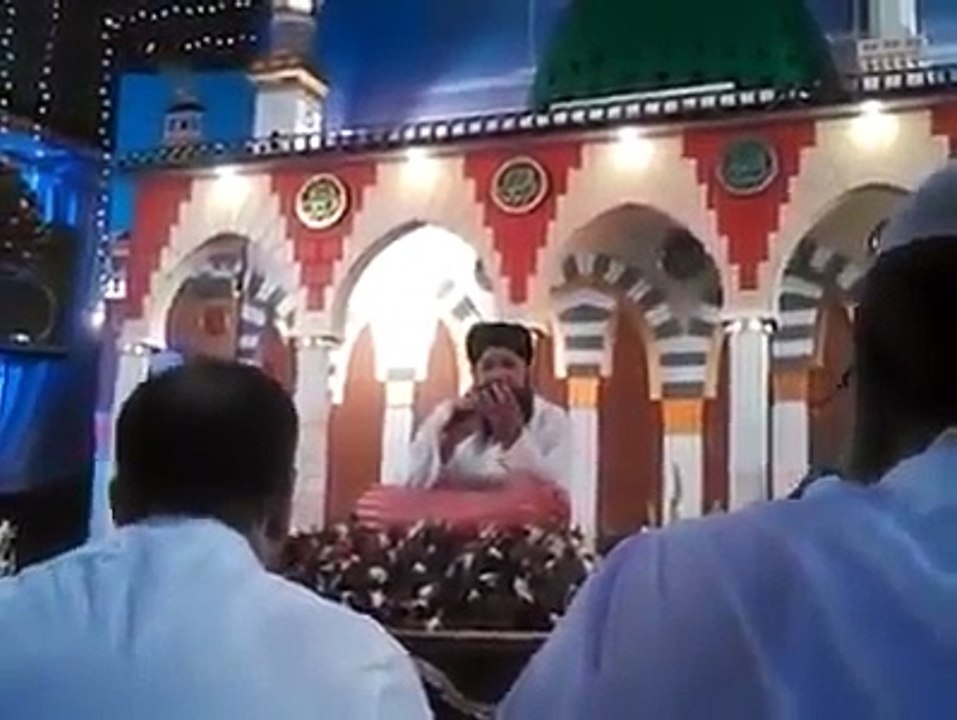Mangte Khali Haath Na Laute by Owais qadri new naats 2015 - YouTube
