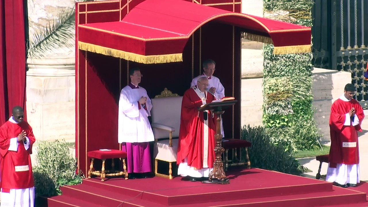 Le pape François prie pour les victimes de la tragédie aérienne