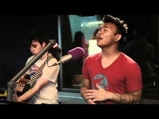 AJ Rafael sings Without You live in the hitz.fm studio with JinnyBoyTV