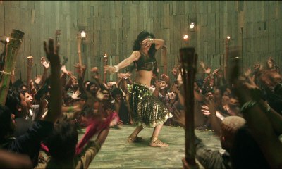 Actress Mehwish Hayat And Ehsan Khan Dance On Humtv Awards Show