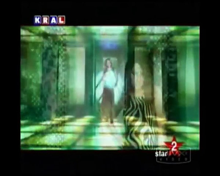 Ebru Gündeş-Cumartesi 2011 (Söz-Müzik Serdar Ortaç)