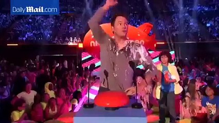 Angelina Jolie y su imperdible mensaje a la niñez (VIDEO)