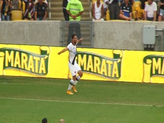 Satisfeito com gols, Doriva elogia Gilberto