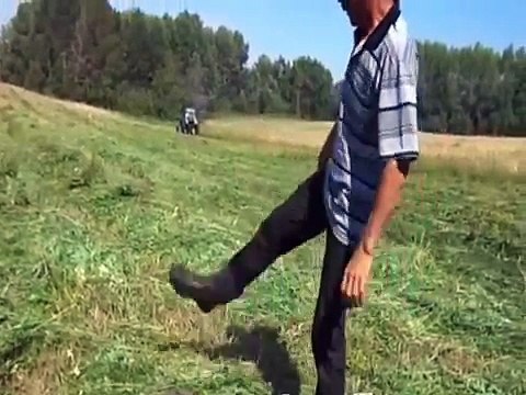 МУжик классно отжигает!!ржач!!Man class annealed !! rzhach !!