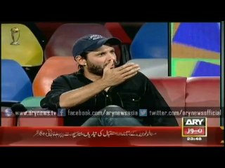 Afridi Grabs Mauka Mauka To Tease India