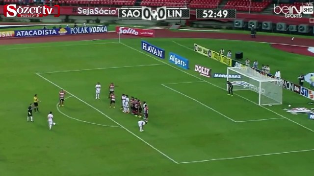 Kaleciden ezber bozan frikik!