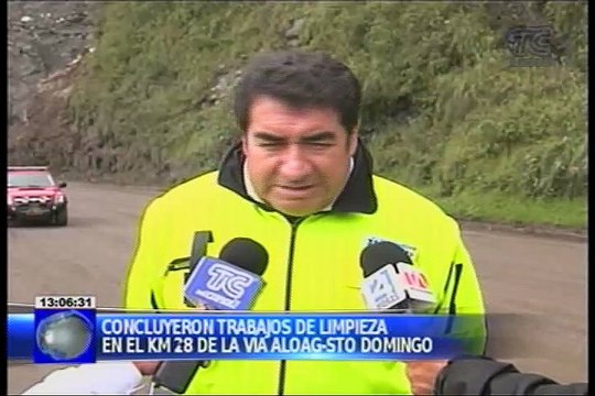 Concluyeron trabajos de limpieza en el km 28 de la vía Alóag - Santo Domingo