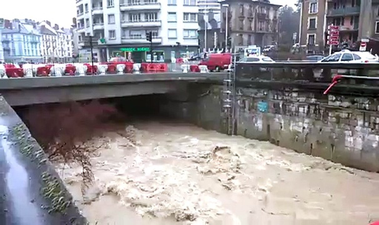 Leysse en crue