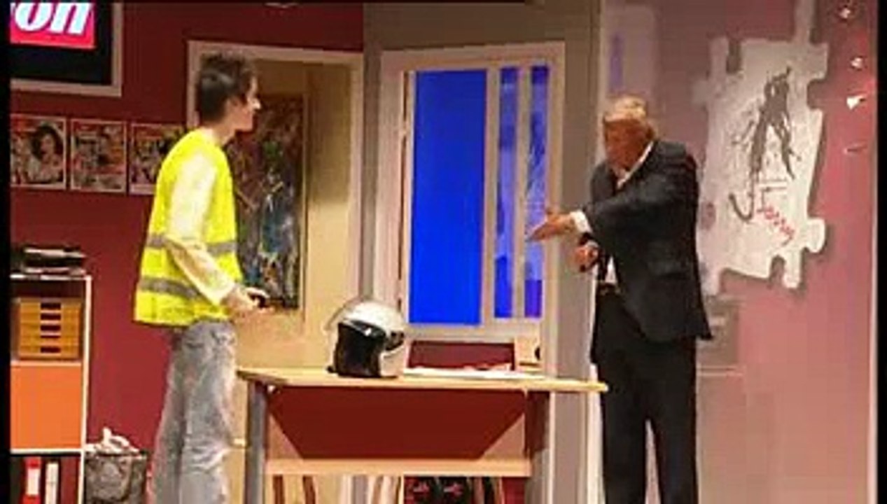 -Theatre -D.Gilbert dans '' Presse pipaul " extrait 1