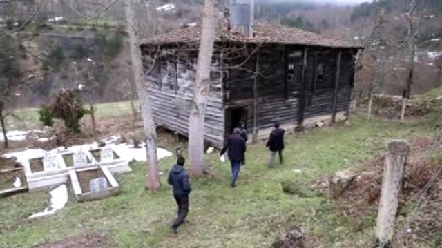 Ecdat Yadigarı Cami Onarılmayı Bekliyor
