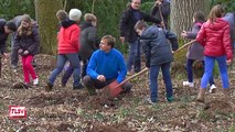 Luçon : les enfants plantent des arbres