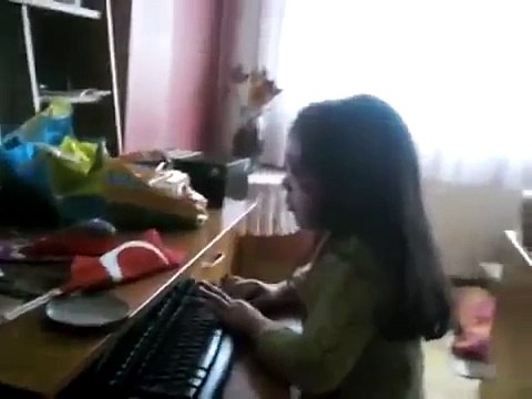 Mario Oynayan Kız Cinnet Geçiriyor