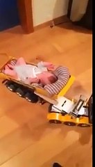 Quand on laisse papa garder bébé !