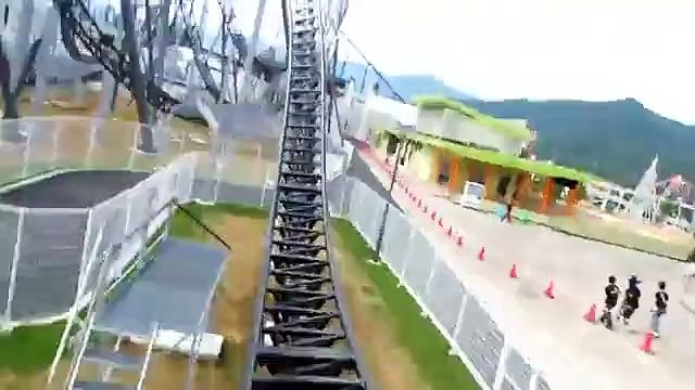 Montagnes russes extrêmes.